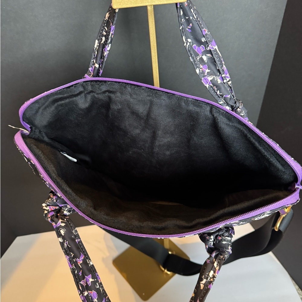 Marc by Marc Jacobs  nylon laptop bag in a black and purple floral - Picture 4 of 9